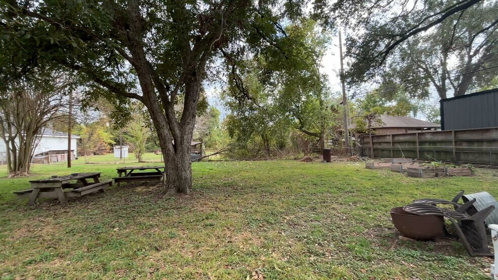 14515 Sommermeyer St, Houston, TX à vendre - Vidéo sur l’inscription commerciale - Image 2 de 25