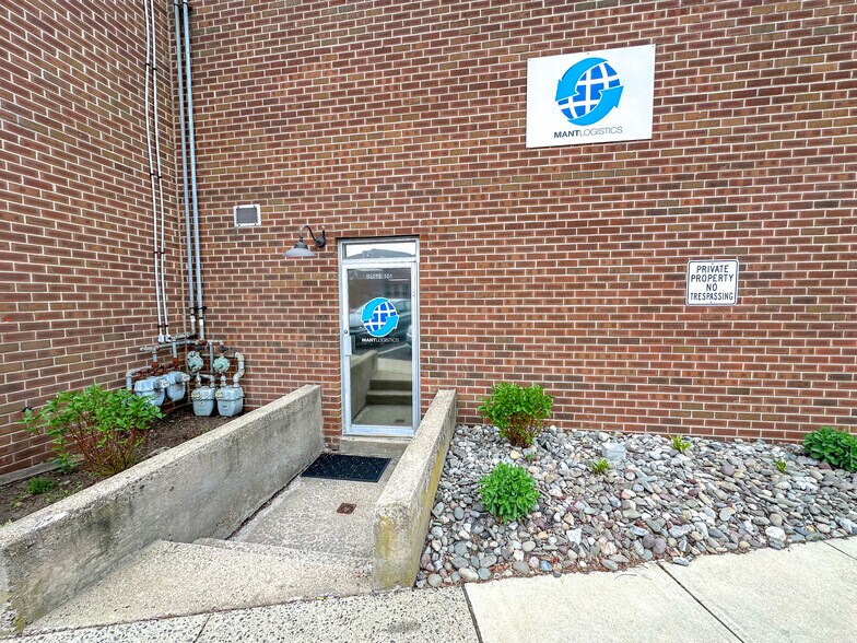 1300 Industrial Blvd, Southampton, PA à louer - Photo du bâtiment - Image 3 de 13