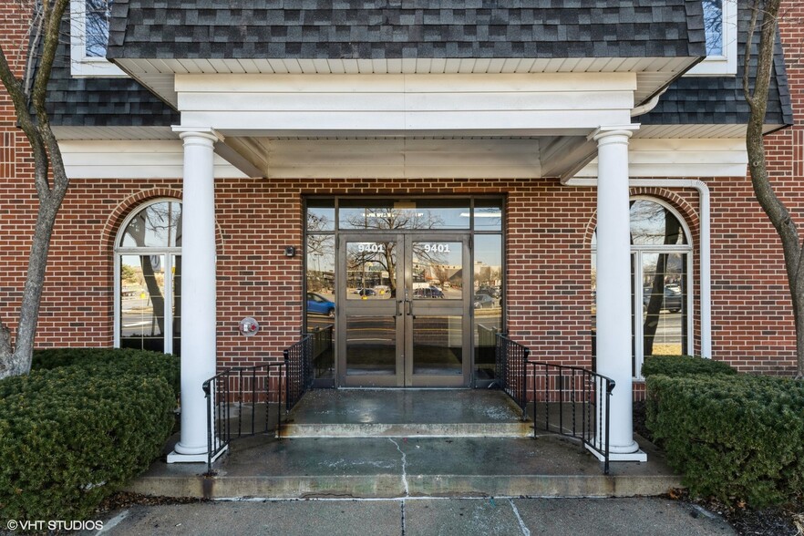 9401 S Pulaski Rd, Evergreen Park, IL for sale - Building Photo - Image 2 of 16