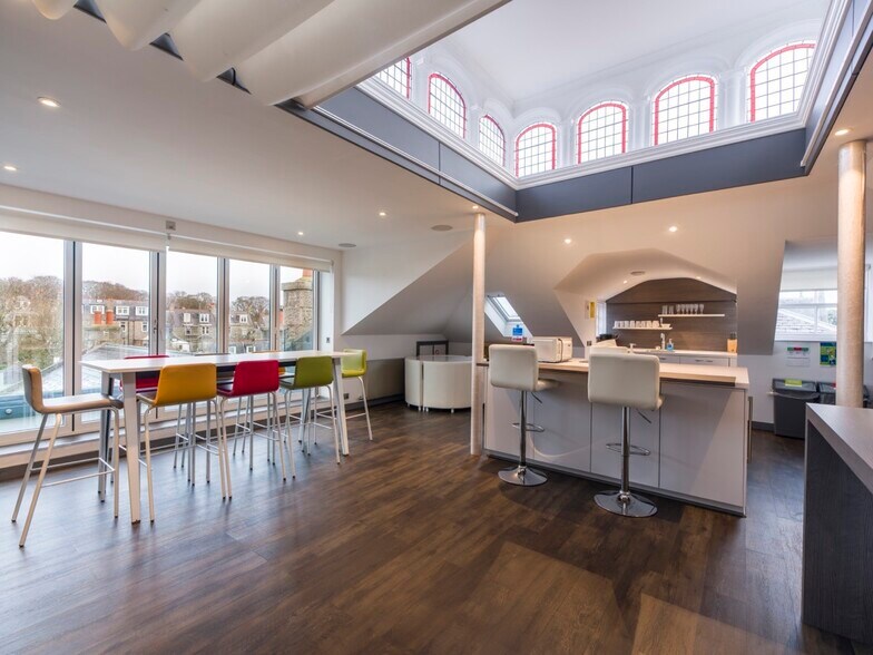 64 Queens Rd, Aberdeen à louer - Photo du bâtiment - Image 3 de 12