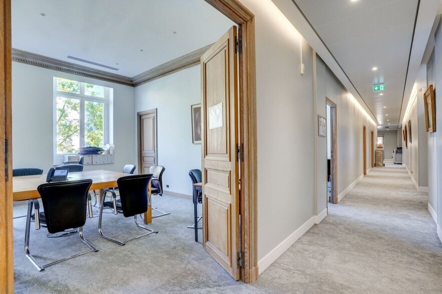 49 Bis Avenue Hoche, Paris for lease - Interior Photo - Image 3 of 4