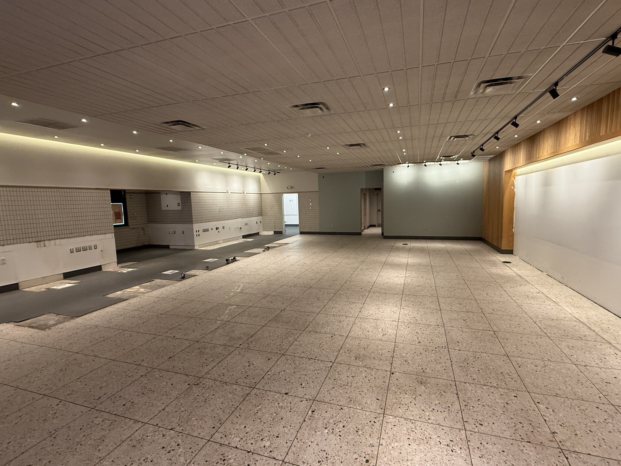 4840 W Desert Inn Rd, Las Vegas, NV à louer Photo intérieure- Image 1 de 18