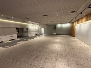 4840 W Desert Inn Rd, Las Vegas, NV à louer Photo intérieure- Image 1 de 18