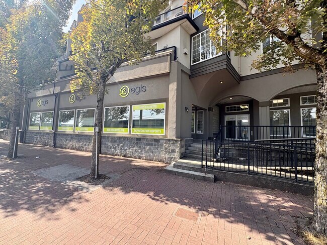 Plus de détails pour 1001-1011 Brunette Ave, Coquitlam, BC - Commerce de détail à louer