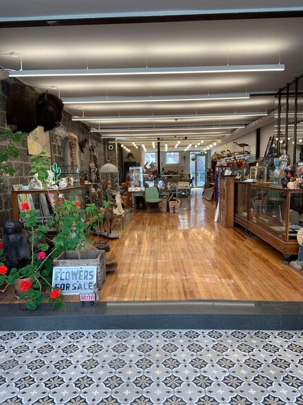 7604-7606 Rue Saint-Hubert, Montréal, QC for lease - Interior Photo - Image 2 of 6