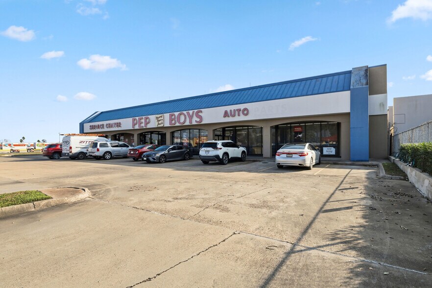 2336 Boca Chica Blvd, Brownsville, TX à louer - Photo du bâtiment - Image 2 de 10