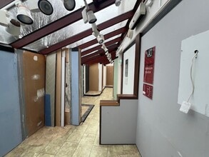 159 Stanley Rd, Teddington for lease Interior Photo- Image 2 of 2