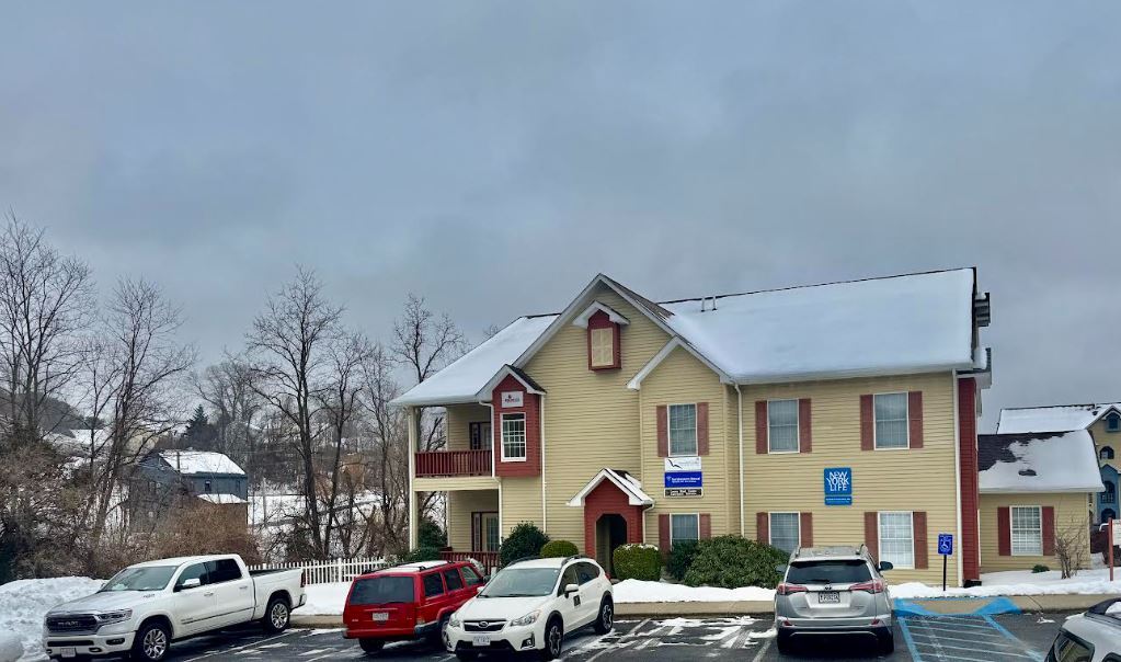 1999 S Main St, Blacksburg, VA for lease Interior Photo- Image 1 of 3