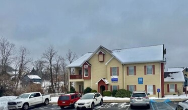 1999 S Main St, Blacksburg, VA for lease Interior Photo- Image 1 of 3