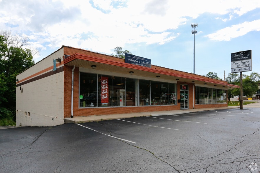 7600-7602 N Main St, Dayton, OH for sale - Building Photo - Image 2 of 3