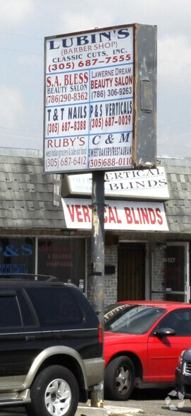 13800-13818 NW 7th Ave, Miami, FL à louer - Photo du bâtiment - Image 2 de 5