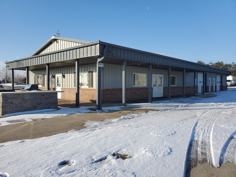 1804 N Towanda Barnes Rd, Bloomington, IL à louer - Photo du bâtiment - Image 2 de 54