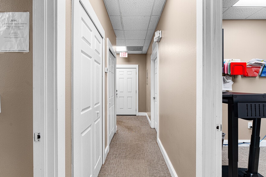 5001 N Nebraska Ave, Tampa, FL for lease - Building Photo - Image 3 of 19