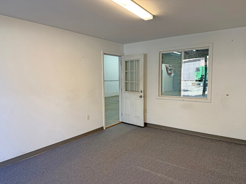 424 Route 125, Brentwood, NH à louer - Photo du bâtiment - Image 3 de 5