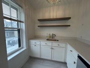 715-725 Elm St, Winnetka, IL for lease Interior Photo- Image 2 of 4