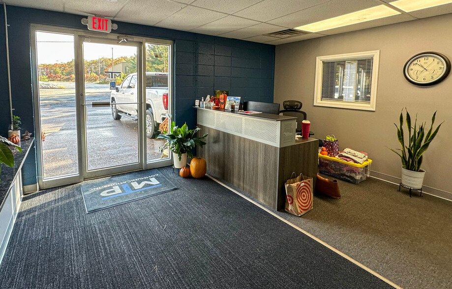 23 William Way, Bellingham, MA à louer - Photo du bâtiment - Image 3 de 21