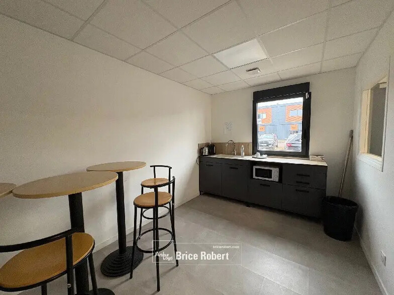 Local d'activités dans Vaulx-Milieu à vendre - Photo intérieure - Image 2 de 6