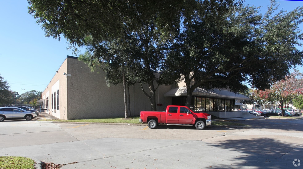 601-625 W 38th St, Houston, TX à louer - Photo du bâtiment - Image 2 de 6