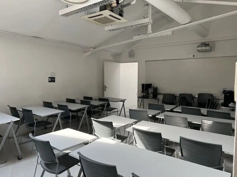 35-37 Rue Gabriel Péri, Issy-les-Moulineaux à louer - Photo du bâtiment - Image 2 de 11