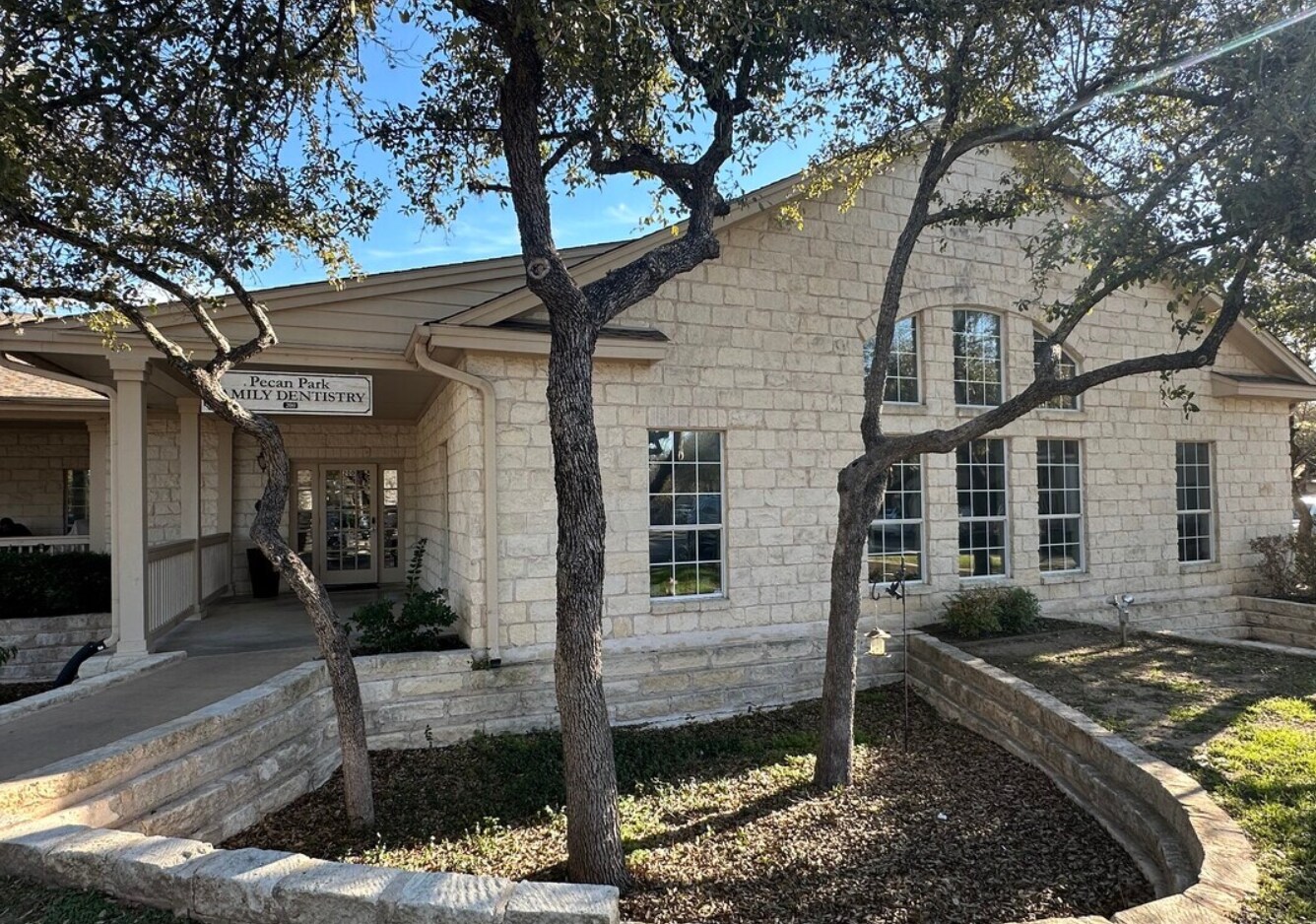 12335 Hymeadow Dr, Austin, TX à vendre Photo du bâtiment- Image 1 de 21