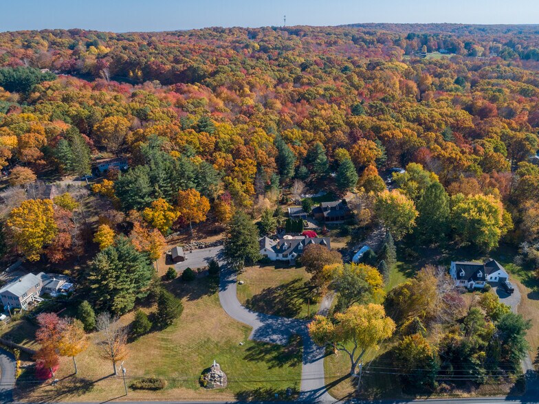 47 Hartford Tpke, Tolland, CT à vendre - Photo du bâtiment - Image 3 de 40