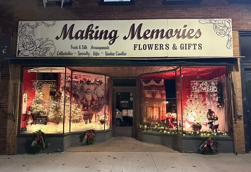 108 S Madison St, Bloomfield, IA for sale - Building Photo - Image 2 of 7