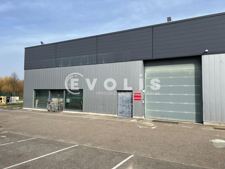 Rue Louis Braille, Bourgoin-Jallieu for lease - Building Photo - Image 2 of 16