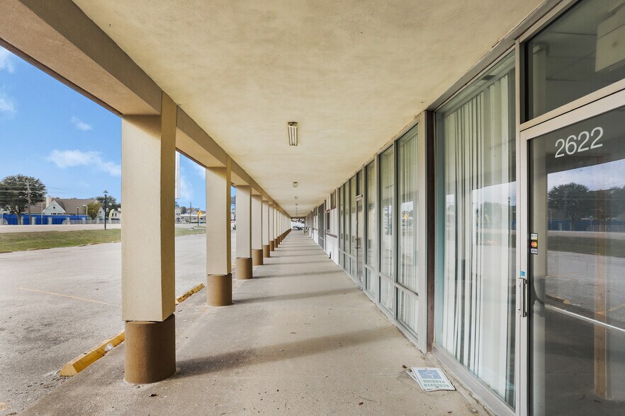 2622 NASA Rd 1, Seabrook, TX à louer - Photo du bâtiment - Image 3 de 12