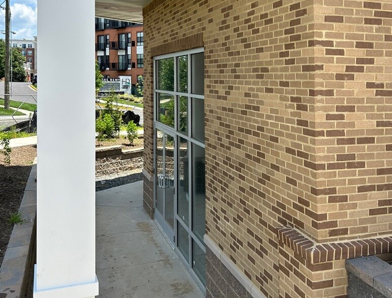 7739 Annapolis Rd, Lanham, MD à louer - Photo du bâtiment - Image 2 de 7