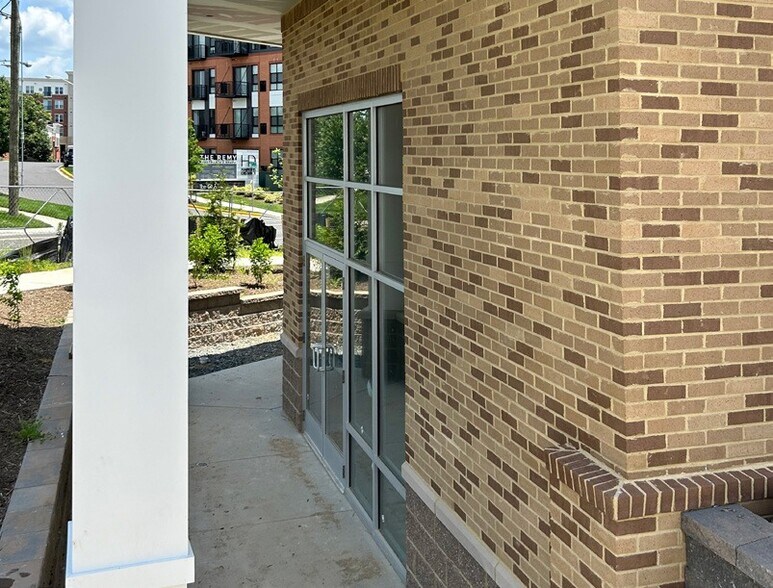 7739 Annapolis Rd, Lanham, MD à louer - Photo du bâtiment - Image 2 de 7