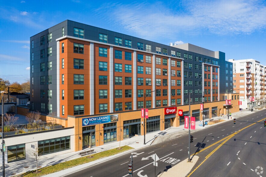 6418 N Sheridan Rd, Chicago, IL à vendre - Photo du bâtiment - Image 1 de 16