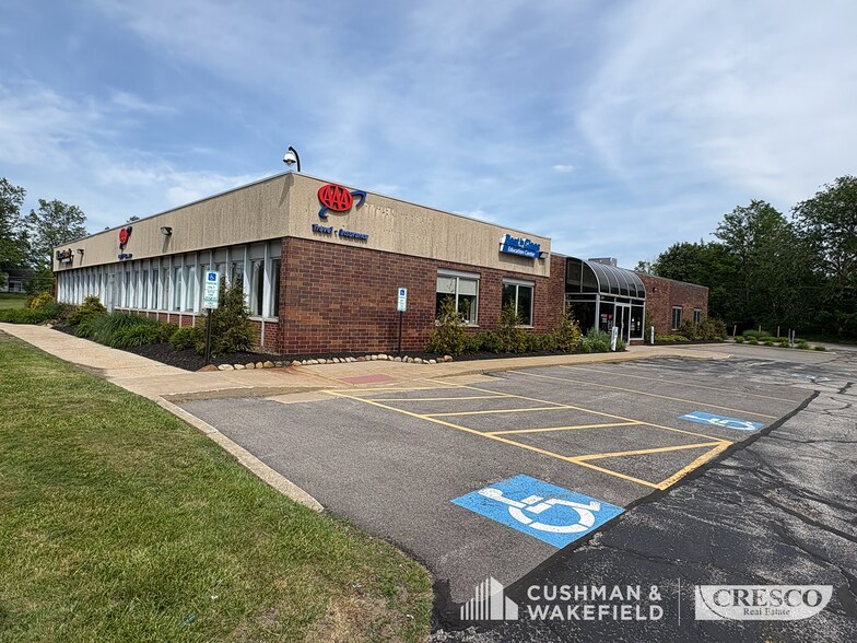 34050 Solon Rd, Solon, OH à louer - Photo du bâtiment - Image 2 de 3