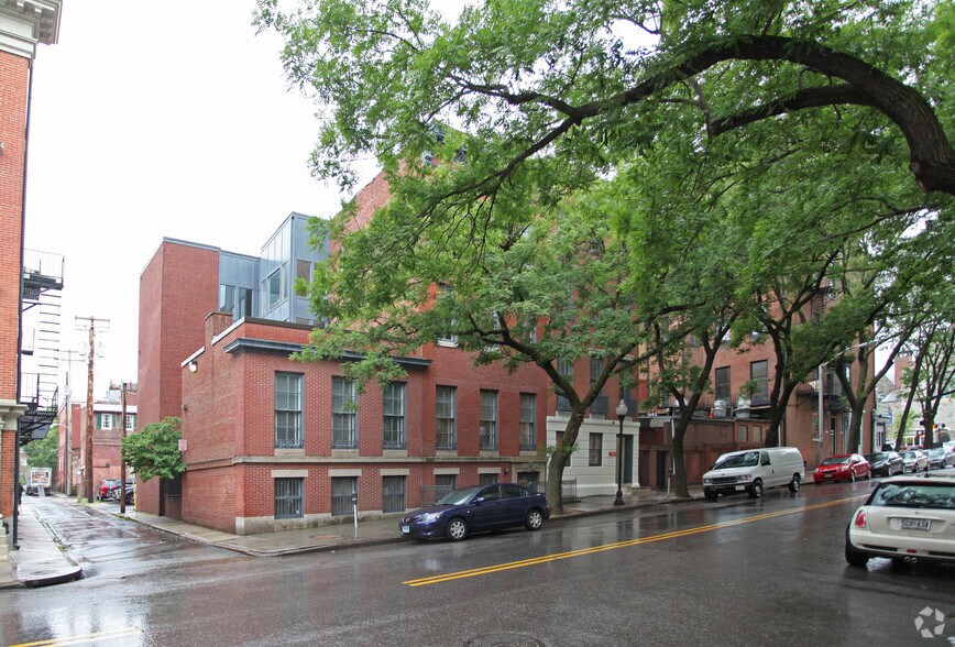 3-5 E Read St, Baltimore, MD à vendre - Photo du bâtiment - Image 3 de 12