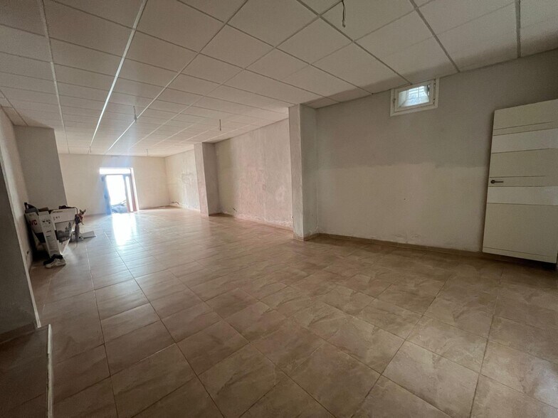 Retail in Cáceres, Cáceres for lease - Interior Photo - Image 2 of 7