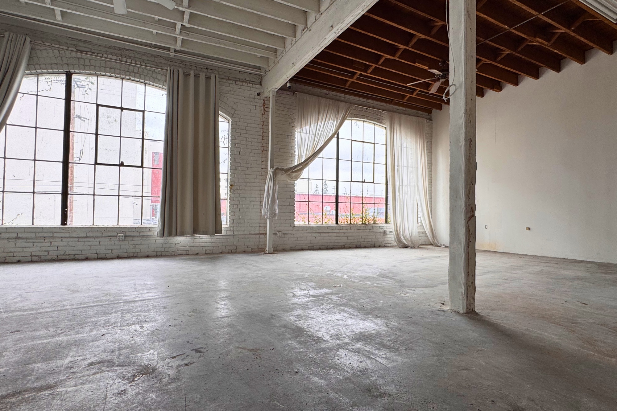 3430 S Hill St, Los Angeles, CA for lease Interior Photo- Image 1 of 7