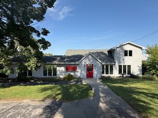 Plus de détails pour 1826 E Main St, Waukesha, WI - Bureau/Commerce de détail à louer