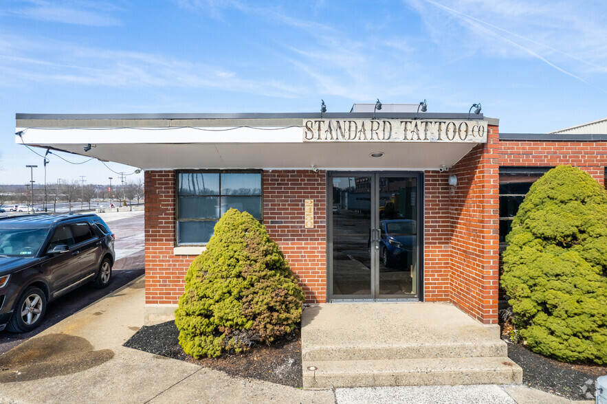 2450 West Dr, Oaks, PA for lease - Building Photo - Image 3 of 4