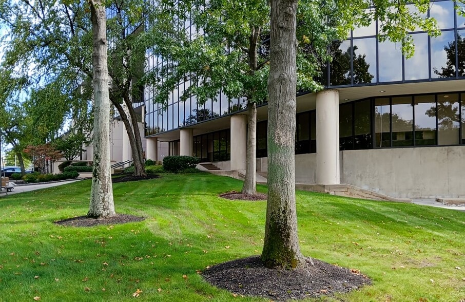 110 Fieldcrest Ave, Edison, NJ for lease - Building Photo - Image 2 of 15