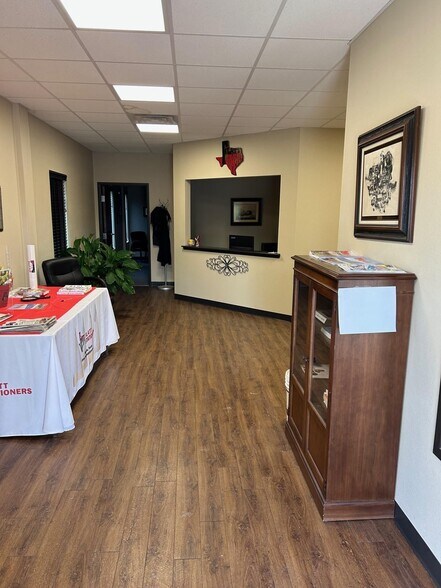 206 W Commerce St, Mexia, TX à vendre - Photo intérieure - Image 3 de 12