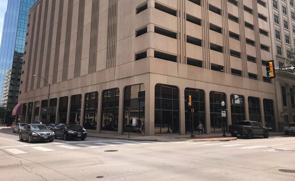 701 Houston St, Fort Worth, TX à louer - Photo du bâtiment - Image 1 de 4