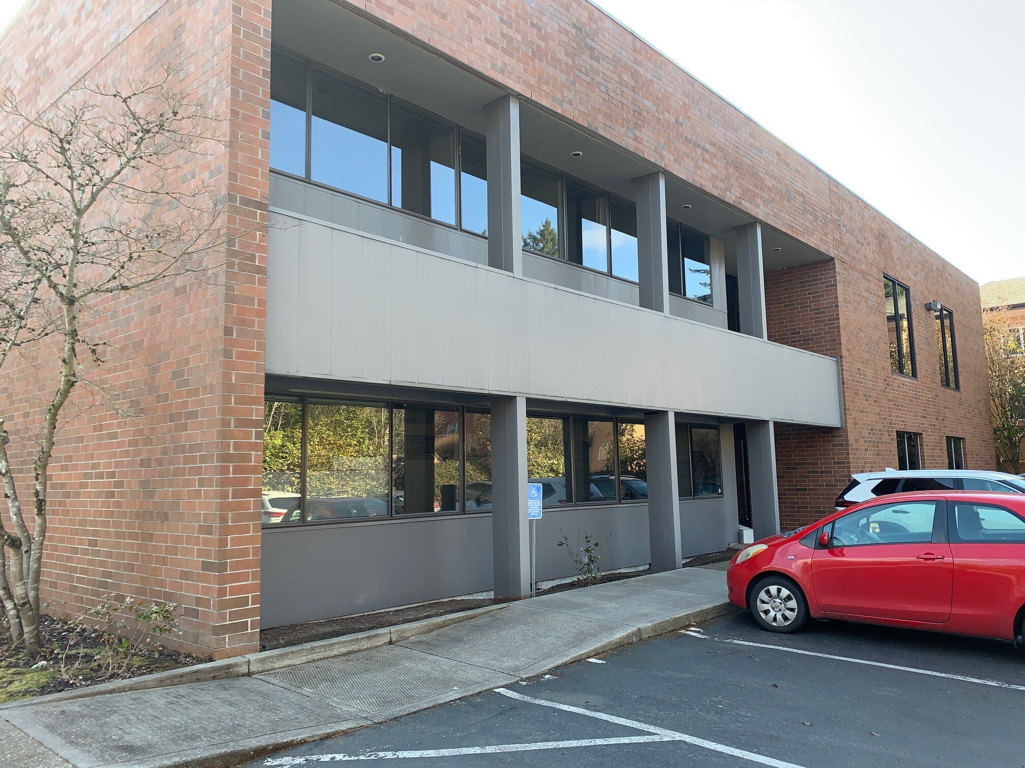 9495 SW Locust St, Portland, OR for lease Building Photo- Image 1 of 7