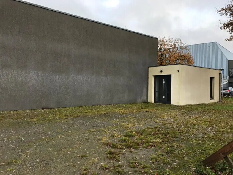 Bureau dans Couëron à louer - Photo du bâtiment - Image 1 de 4