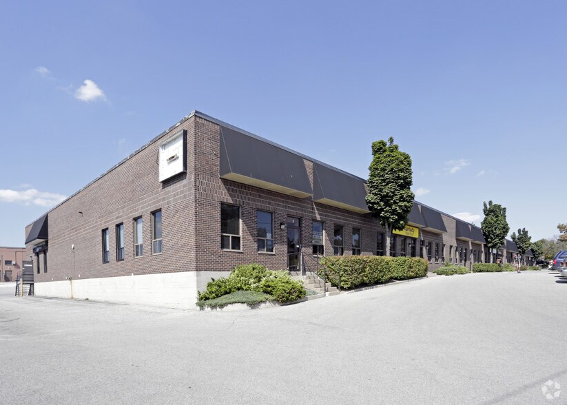 40 Bell Farm Rd, Barrie, ON à louer - Photo principale - Image 1 de 2