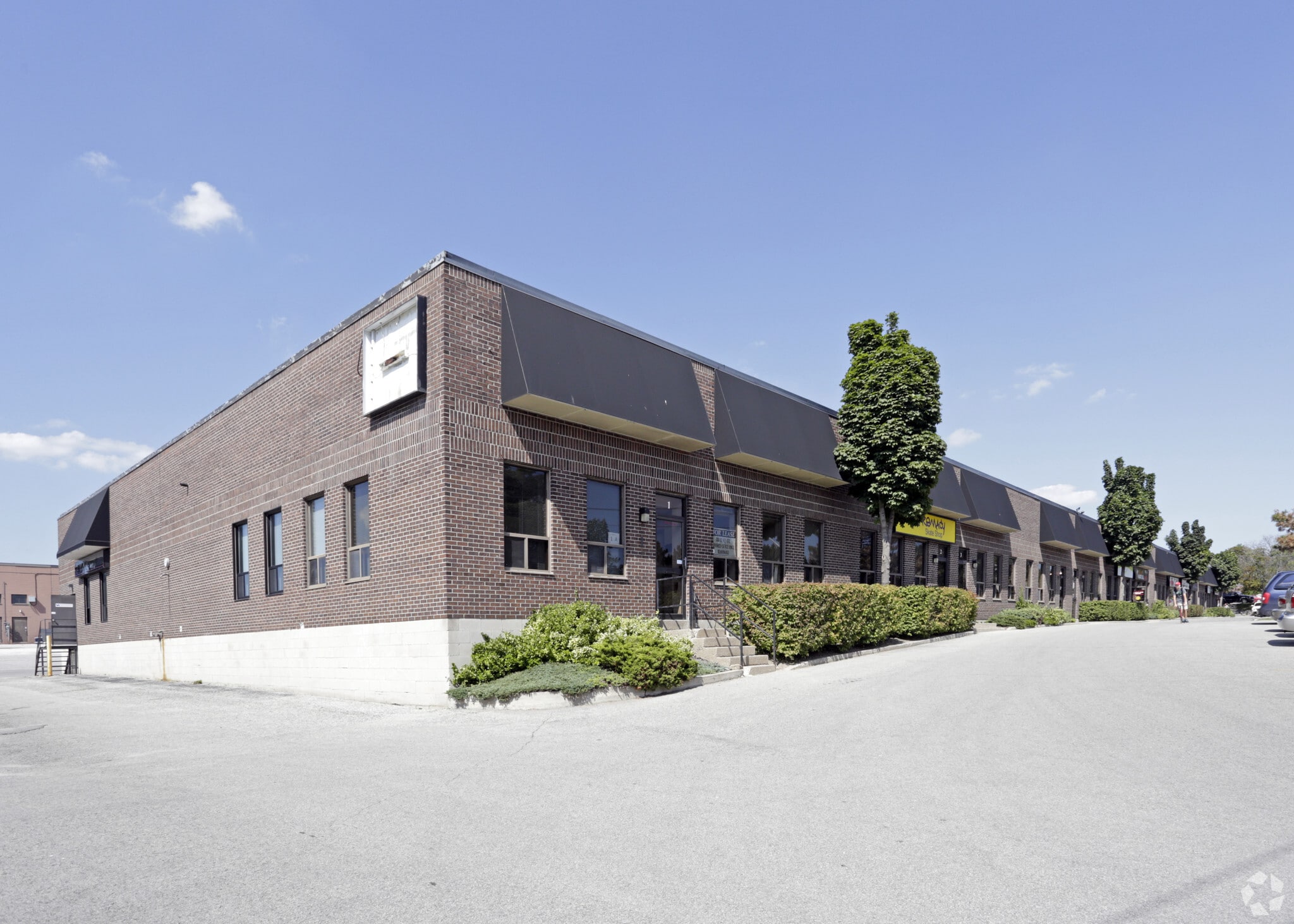 40 Bell Farm Rd, Barrie, ON à louer Photo principale- Image 1 de 3