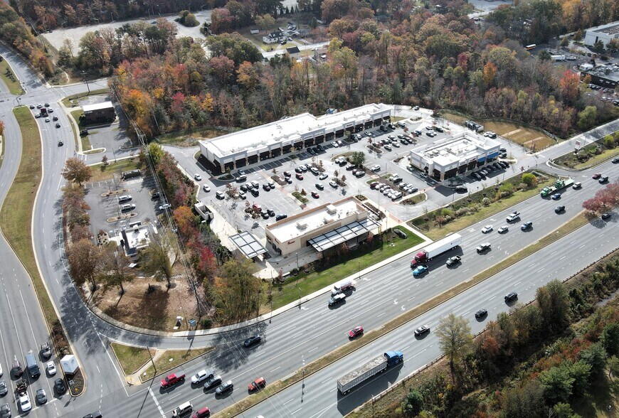 3716 Crain Hwy, Waldorf, MD à louer - Photo du bâtiment - Image 2 de 5