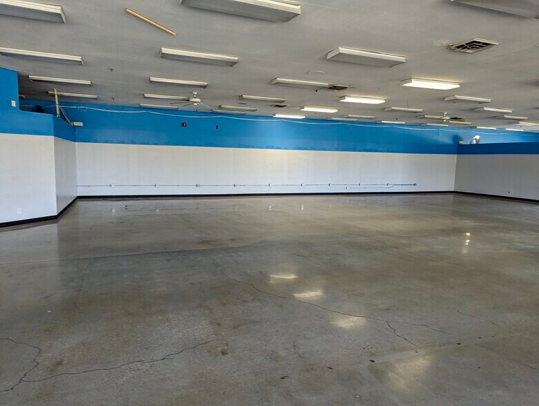 675 S Il Route 83, Mundelein, IL for lease - Building Photo - Image 2 of 3