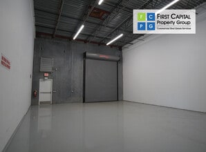 7906 Kingspointe Pky, Orlando, FL à louer Photo intérieure- Image 1 de 2