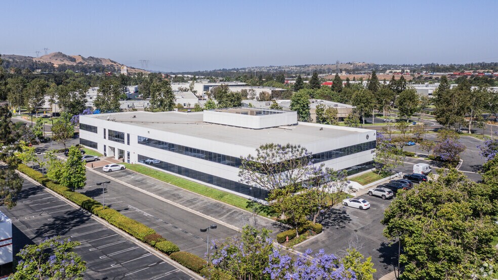 22800 Savi Ranch, Yorba Linda, CA à louer - Photo du bâtiment - Image 3 de 13