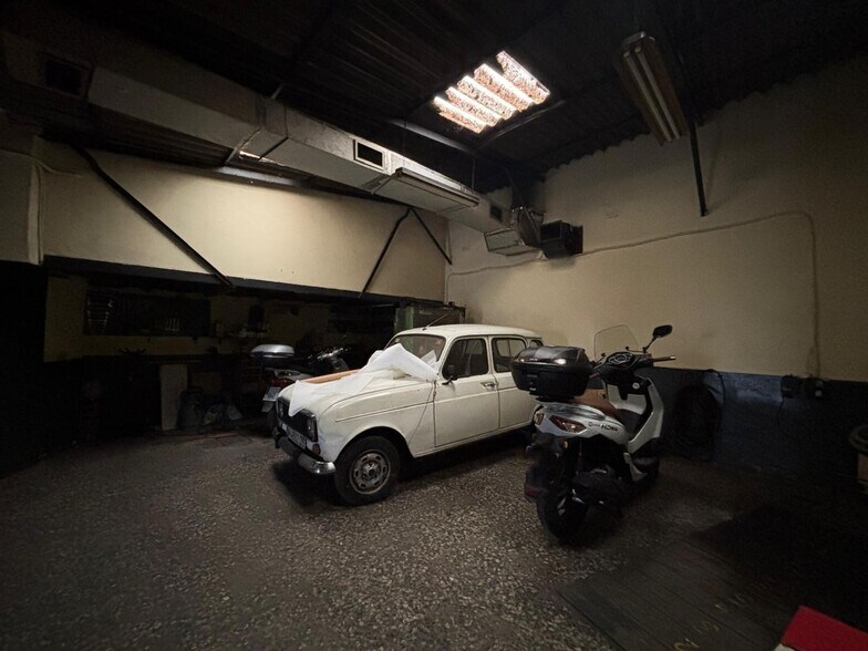 Commerce de détail dans Cáceres, Cáceres à vendre - Photo du bâtiment - Image 2 de 18