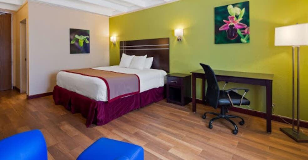 2014 W Colonial Dr, Orlando, FL for sale - Interior Photo - Image 3 of 16